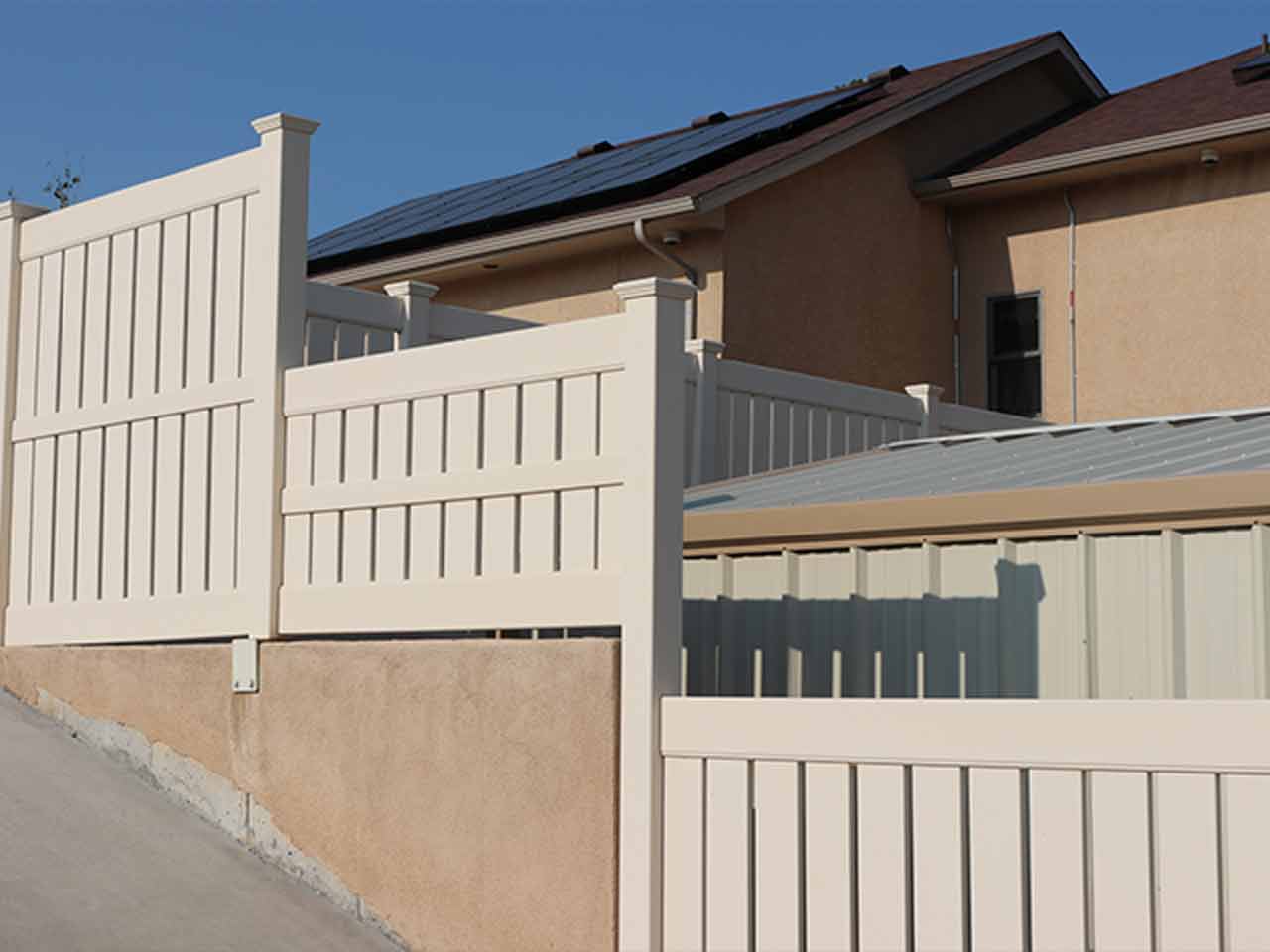 Semi-private stair stepped fencing